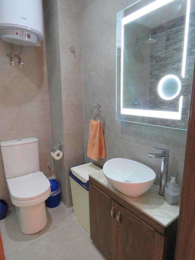 Aquamarine Sea Front Apartments - Second Floor 마르사스칼라 외부 사진